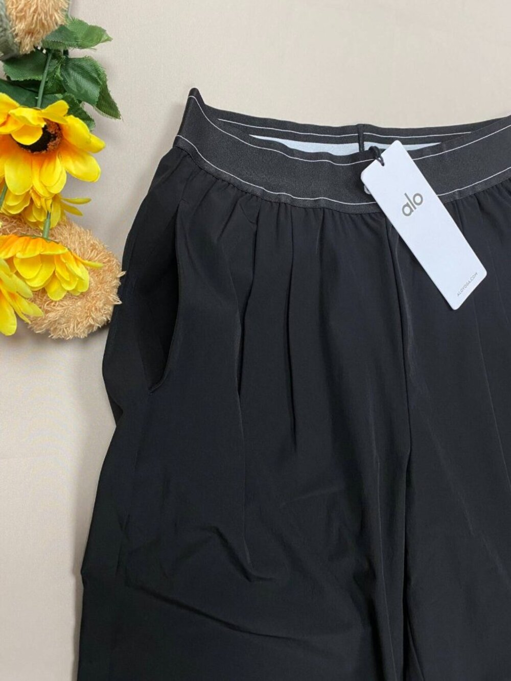 ALO Yoga Suit Up Trouser Black Relaxed Wide (Regular)Athleisure Chic😎Size S/M - Picture 3 of 8